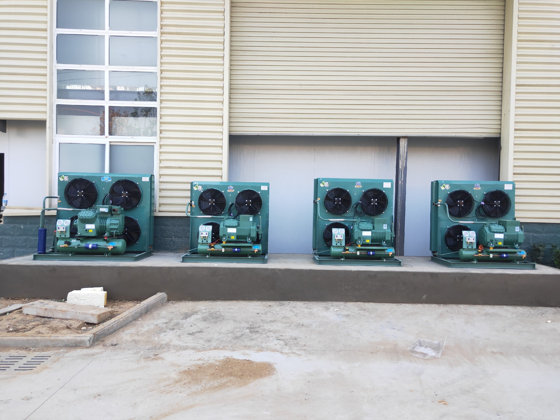 小型冷庫廠家在安裝冷庫時容易忽視或出現(xiàn)的問題