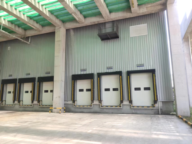 中大型冷庫(kù)需設(shè)置月臺(tái)